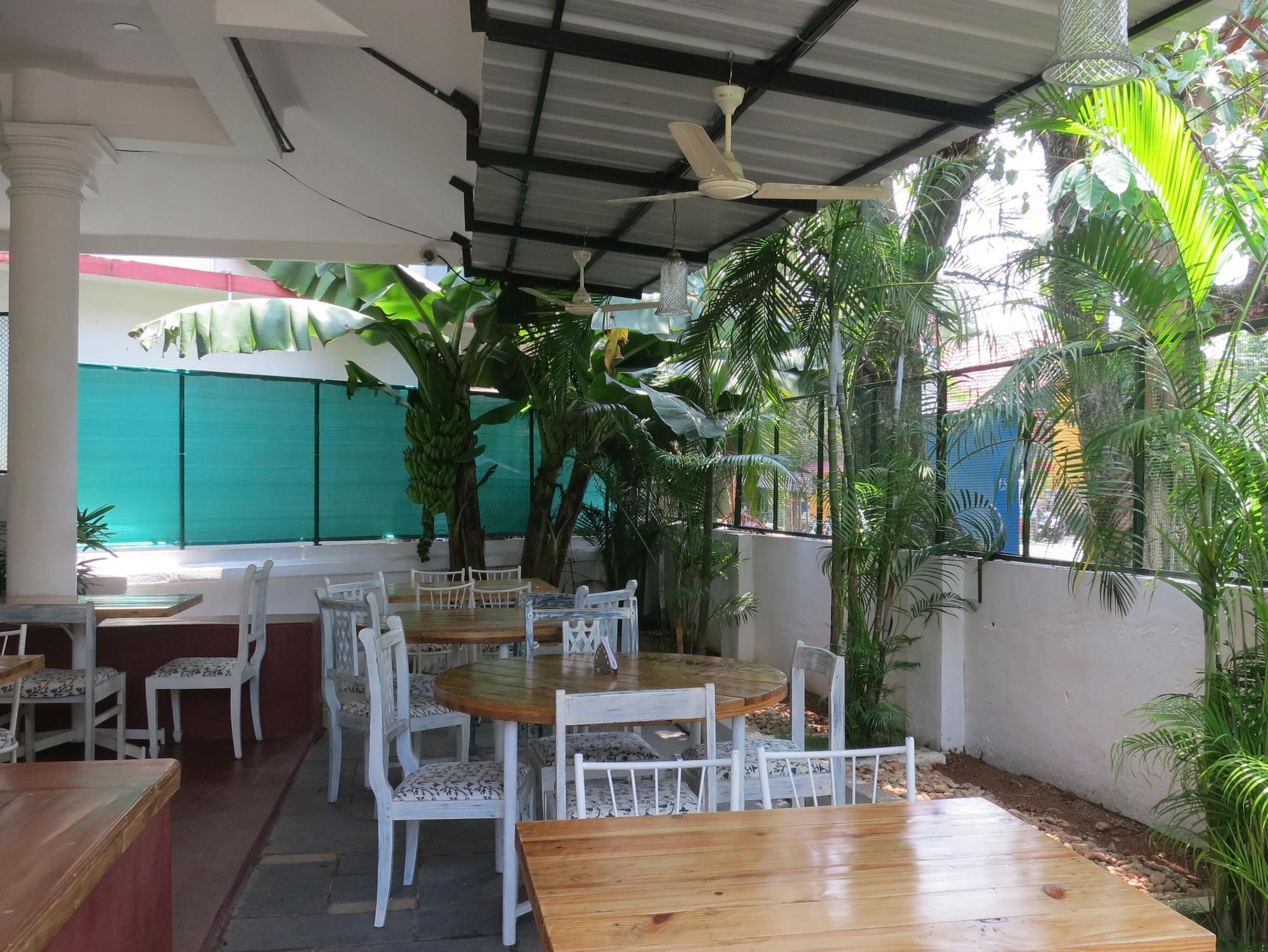 Happy Camper Hostel Kochi Екстериор снимка